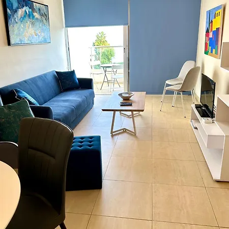 Pallinio Court 402 Fig Tree Bay- Beach, Iasonos Str 7a Апартаменти