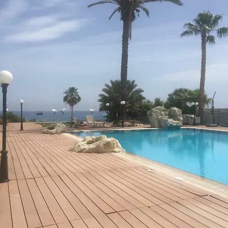 Pallinio Court 402 Fig Tree Bay- Beach, Iasonos Str 7a Апартаменти