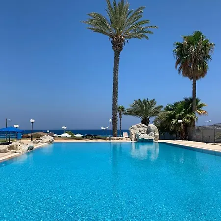 Pallinio Court 402 Fig Tree Bay- Beach, Iasonos Str 7a Apartment *